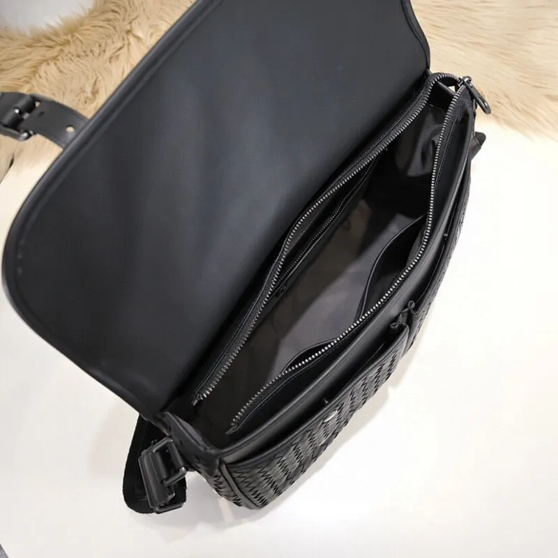 All categories 💚 Top version men’s bags 💚 BV 2024 new BV crossbody bag